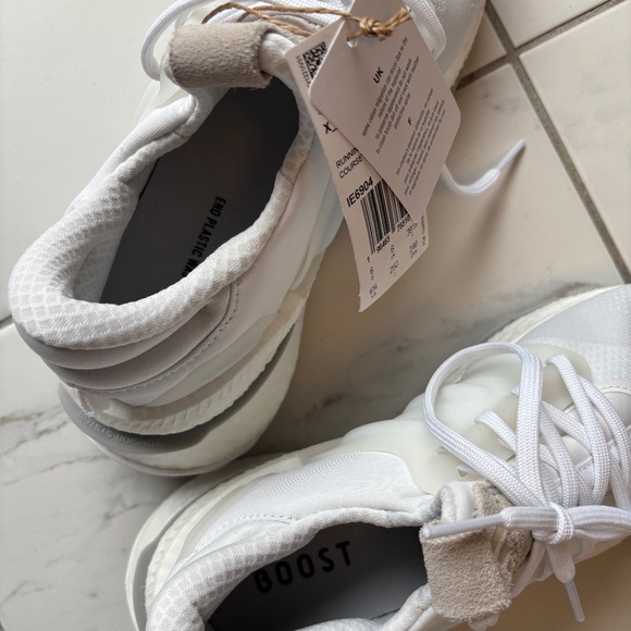 Bnwt adidas unisex sneakers - Picture 2 of 3